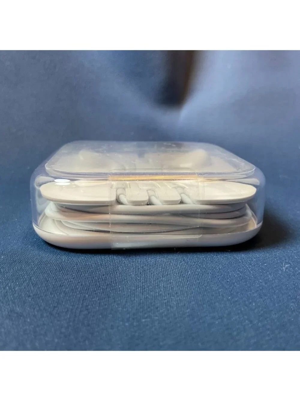 Apple genuine earpods